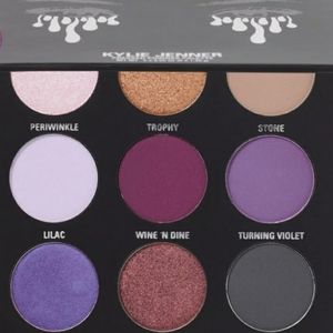 KYLIE COSMETICS POWDER KYSHADOW PALETTE.